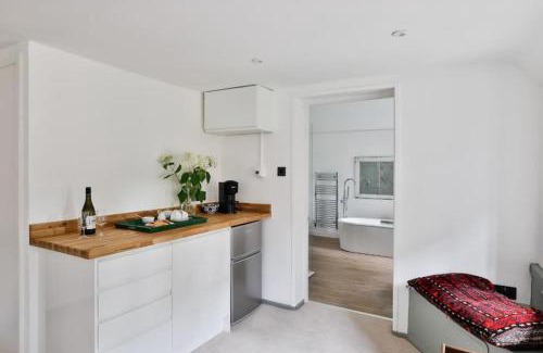 Beverston Casa | Cozy Beverston Castle Cottage:1 Bed/1 Bath Retreat