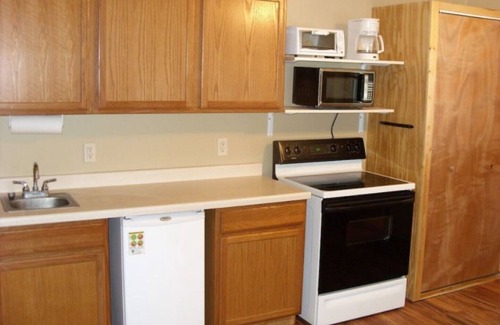 Custer Cabina | Cozy Black Hills cabin on Horse Camp grounds
