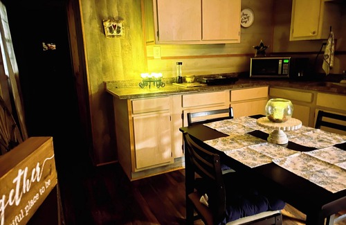 Uvalde Cabina | Cabaitña p/4-6 personas con acceso privado Rio Nueces/jacuzzis naturales.