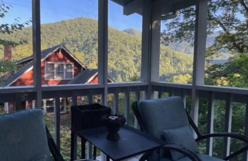 Black Mountain Cabaña | Cozy Blue Ridge Mountain Cottage in Montreat, NC