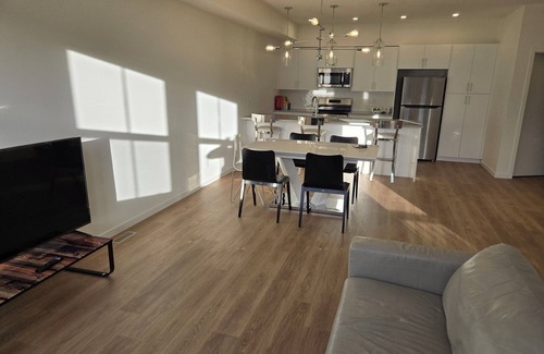 Airdrie Casa | Cozy brand new 3 bedroom Townhouse in quite Airdrie neighborhood.