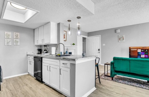 West Arlington Apartamento | Cozy Brand New Studio · 1 Bath + Gym 604