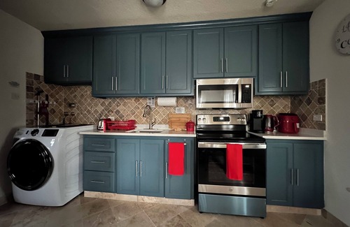 Fortescue Apartamento | Cozy & breezy 1-bedroom apartment perfect for nomads, a couple or solo traveler.