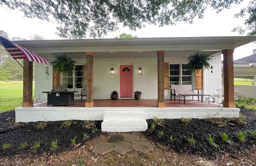 Palmetto Casa | Cozy brick farmhouse within walking distance to Serenbe. Pet-Friendly!