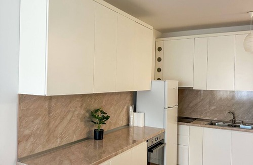 Tirana Apartamento | Cozy & Bright Apartment in Tirana
