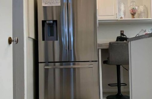 North Hollywood Casa | Cozy Bright Corner Home: Near Universal Studios