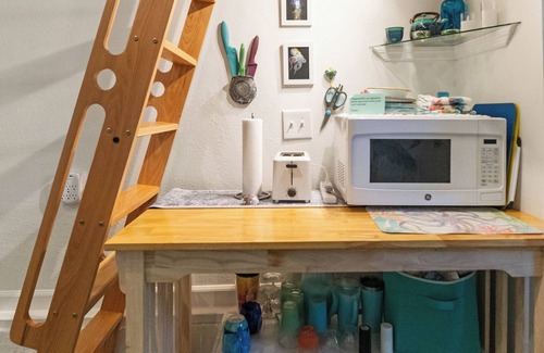 Ocean Isle Beach Apartamento | Cozy, bright studio 5 minutes drive to beach