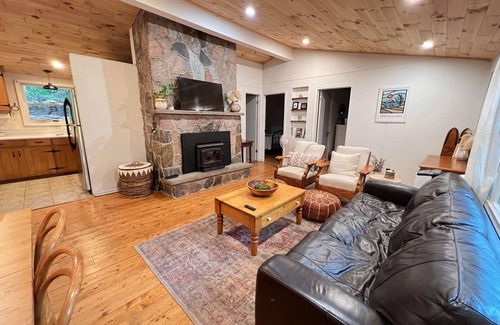 Georgian Bluffs Cabaña | Cozy Bruce Peninsula Cottage - Georgian Bay