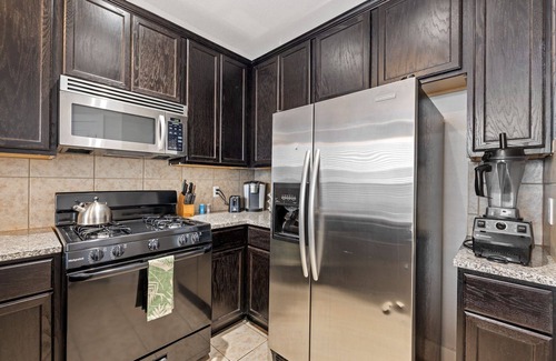 Georgetown Casa | Cozy & Budget Friendly 3/2.5 Townhouse with a Private Yard in East Georgetown!