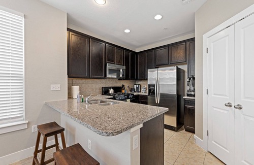 Georgetown Casa | Cozy & Budget Friendly 3/2.5 Townhouse with a Private Yard in East Georgetown!