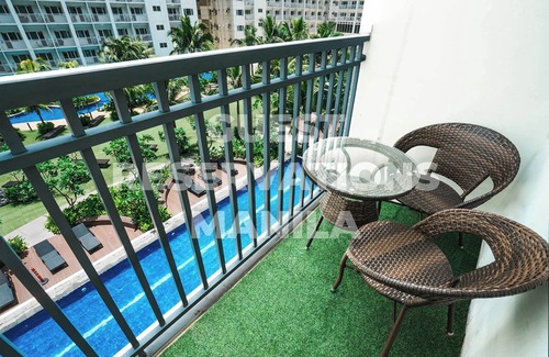Pasay Casa | Cozy building with AC and WiFi in welcoming Pasay