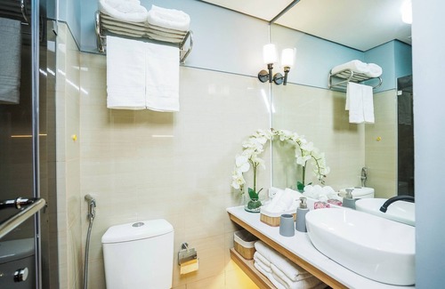 Pasay Casa | Cozy building with AC and WiFi in welcoming Pasay