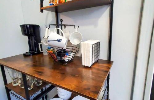 Euclid Casa | Cozy Bungalow 10 Min to DTWN CLE