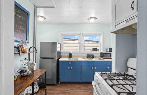 Euclid Casa | Cozy Bungalow 10 Min to DTWN CLE