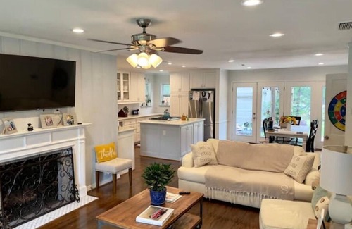 Fort Worth Casa | Cozy bungalow across TCU soccer field. Available the month of July.
