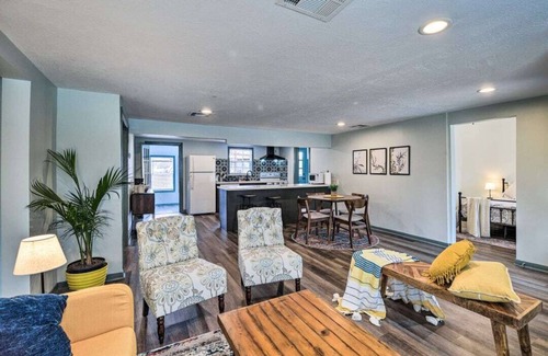 Shady Acres Casa | Cozy Bungalow Home, The Heights, 6 miles to Downtown!