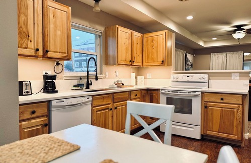 Nevada - Lidgerwood Casa | Cozy Bungalow w/Yard Near Parks & Hospital