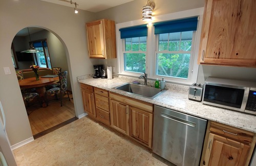 Weaverville Casa | Acogedor bungalow ... a pie del centro de Weaverville!