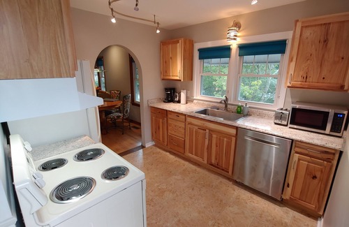 Weaverville Casa | Acogedor bungalow ... a pie del centro de Weaverville!