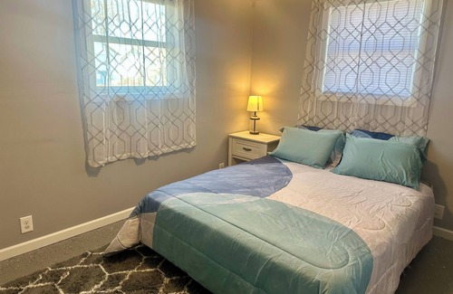 Port Clinton Casa | Cozy bungalow with view of Lake Erie & room to park your boat!