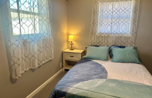 Port Clinton Casa | Cozy bungalow with view of Lake Erie & room to park your boat!