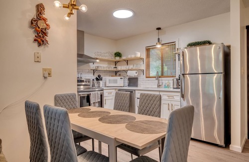 Village at Camelback Condominio | Cozy but spacious place with walking distance to s