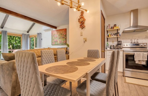 Village at Camelback Condominio | Cozy but spacious place with walking distance to s
