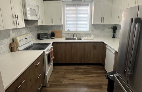 Salaberry De Valleyfield Casa | Cozy Private Stay In Valleyfield – Perfect for All Travelers