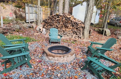 Tobyhanna Cabina | Cozy Cabin 10% discount for Military, First Responders, Church Groups, Educators