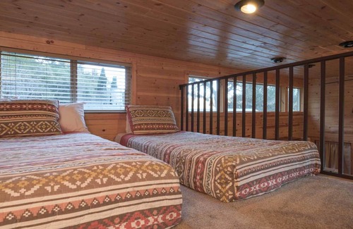 Carmel Cabina | Cozy Cabin 10 - Garland Ranch