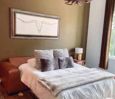 North Nashville Casa | Cozy Cabin - 2 Miles to Broadway & Free Parking