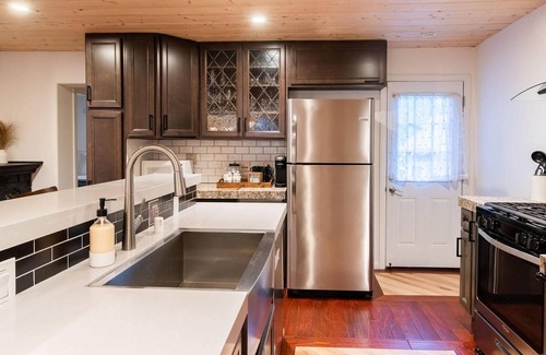 Crestline Cabina | Cozy Cabin - 5 min walk to the lake!