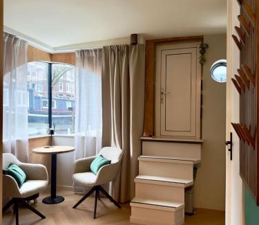 Jordaan Alquiler De Eote | Cozy Cabin at houseboat