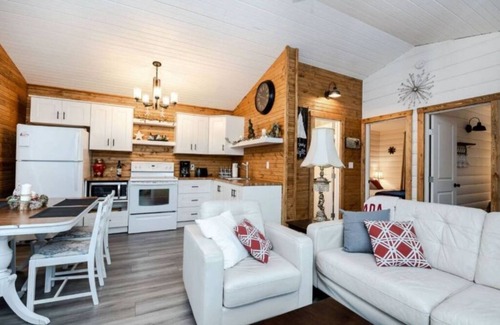 Saint Malo Cabina | Cozy Cabin Getaway in St. Malo - Cabin 16