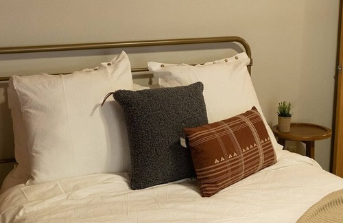 Cookeville Cabina | Cozy Cabin Getaway in the Heart of Middle Tennessee perfect for a wooded retreat
