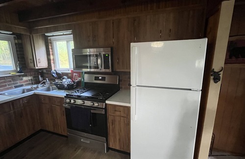Houghton Lake Cabina | Cozy cabin great for vacationers, hunters/fishers, snowmobilers/ORVers!
