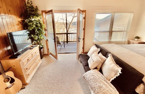 Eagle Rock Cabina | COZY CABIN GUEST HOUSE ON THE LAKE