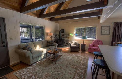 Country Club Estates Casa | Cozy Cabin home