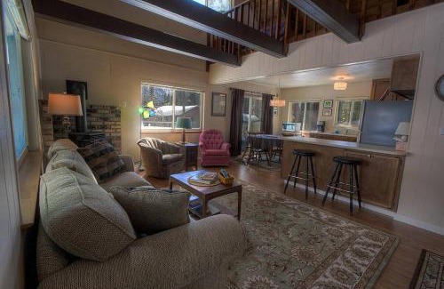 Country Club Estates Casa | Cozy Cabin home