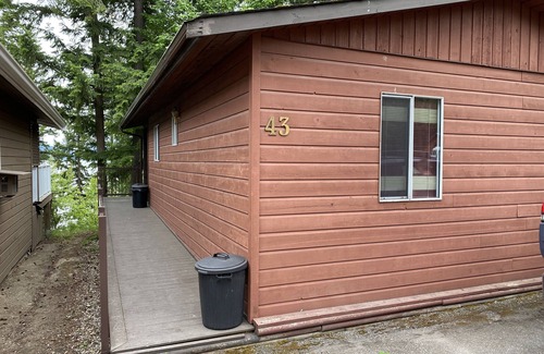 Sicamous Cabina | Cozy Cabin in Buena Vista Resort w/ Boat Slip, Beach/Lake Access, Kayaks, Park..
