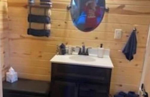 Kay County Cabina | Cozy cabin in enjoyable Kaw City with WiFi, AC