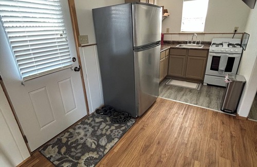 Sturgis Cabina | Cozy cabin in enjoyable Sturgis with WiFi, AC