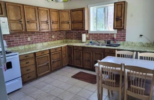 Utah County Casa | Cozy cabin in Hobble Creek Canyon. 27 acres private property to explore.