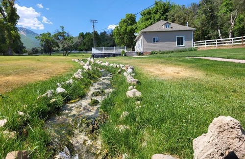 Utah County Casa | Cozy cabin in Hobble Creek Canyon. 27 acres private property to explore.