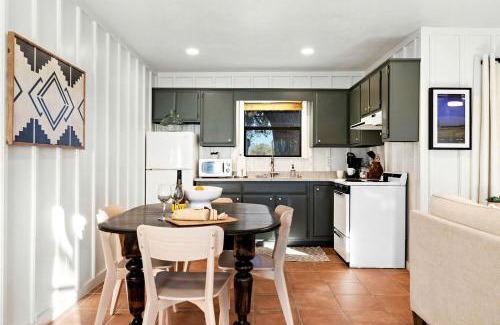 Ingram Casa | Cozy Cabin in Ingram, Texas for Romantic Weekends Away