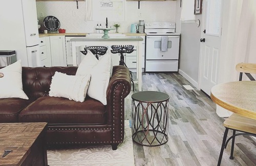 Franklin Cabina | Cozy Cabin in Leipers Fork, TN
