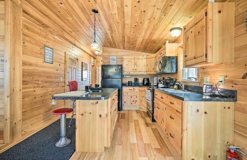 St George Cabina | Cozy Cabin in Parsons: Hike, Fish & Explore!