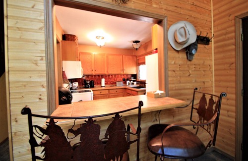 Alta Sierra Casa | Cozy Cabin in Sequoia Forest near Lake Isabella