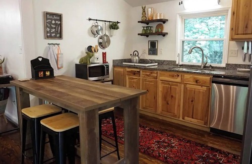Del Rio Cabina | Cozy cabin in the Cherokee National Forest.