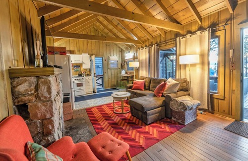 Kings Beach Casa | Acogedora cabaña en el bosque